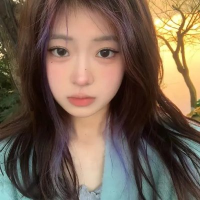 三个摩登女性